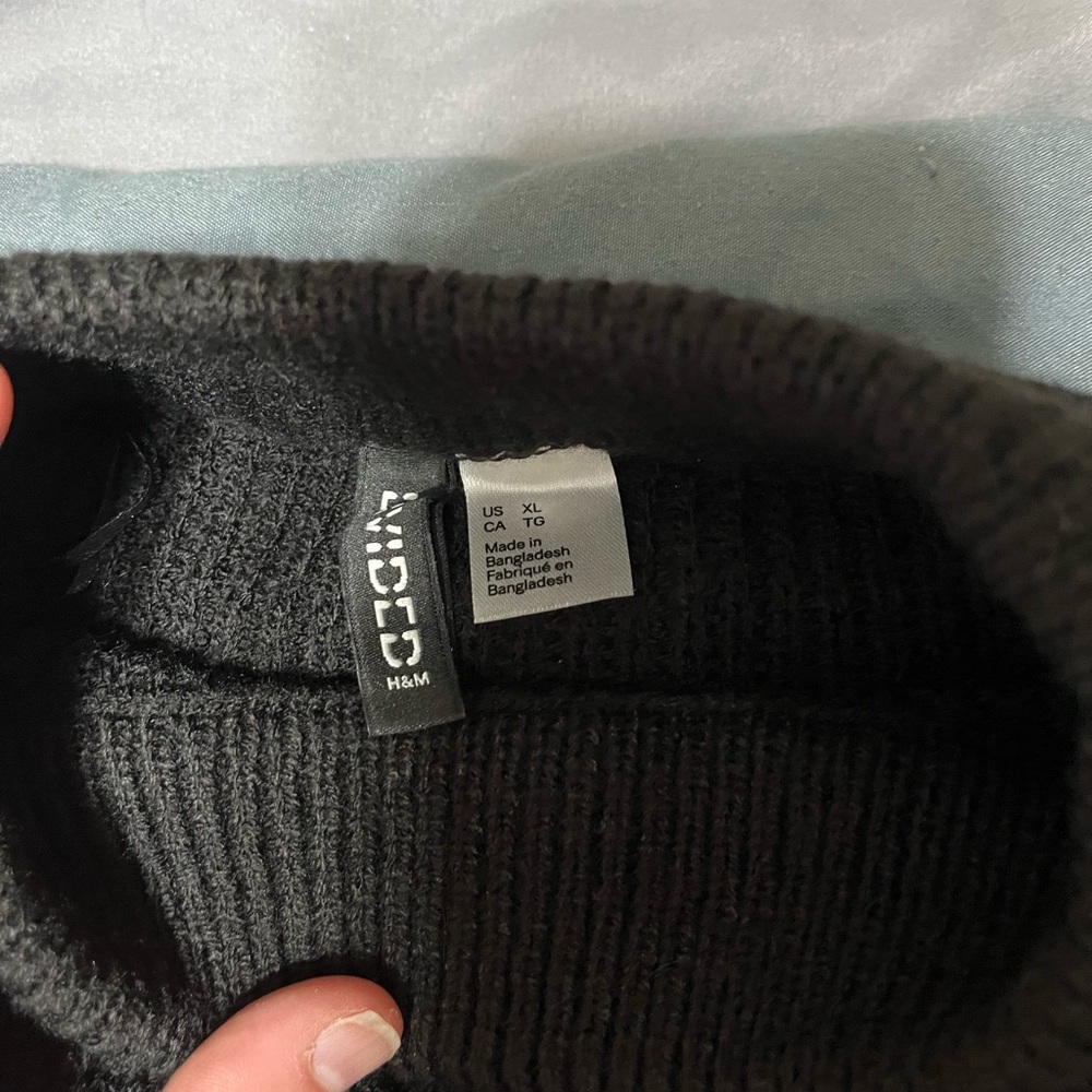 H&M Black Crew Neck Sweater